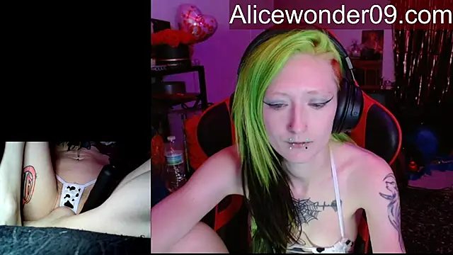 alicewonder09 online show from February 22, 2026, 4:13 am