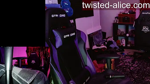 alicewonder09 online show from April 10, 2026, 3:34 am