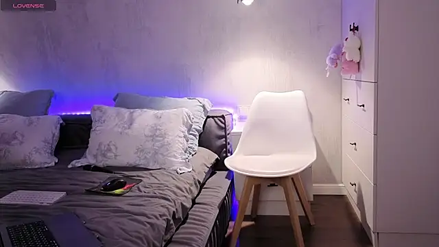 Alexperchik online show from September 23, 2025, 5:16 pm