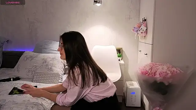 Alexperchik online show from October 19, 2025, 4:07 pm