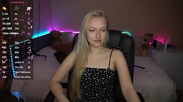 AmandaFiree online show from October 12, 2025, 6:23 am