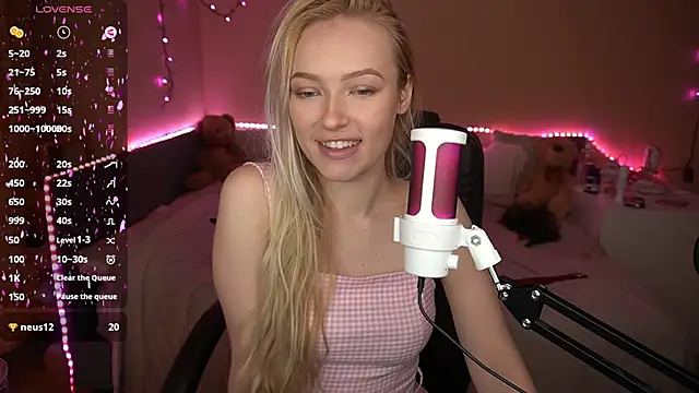 Snapshot of AmandaFiree chatting on February 2, 2026, 7:18 am AmandaFiree online show from February 2, 2026, 7:18 am