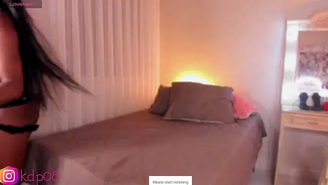 Snapshot of shannol_ryan chatting on April 11, 2026, 12:37 am shannol ryan online show from April 11, 2026, 12:37 am