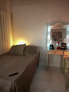 Snapshot of shannol_ryan chatting on April 14, 2026, 1:33 am shannol ryan online show from April 14, 2026, 1:33 am