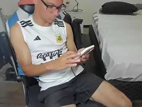 Snapshot of guachin_hunk chatting on December 6, 2024, 5:55 pm guachin hunk online show from December 6, 2024, 5:55 pm