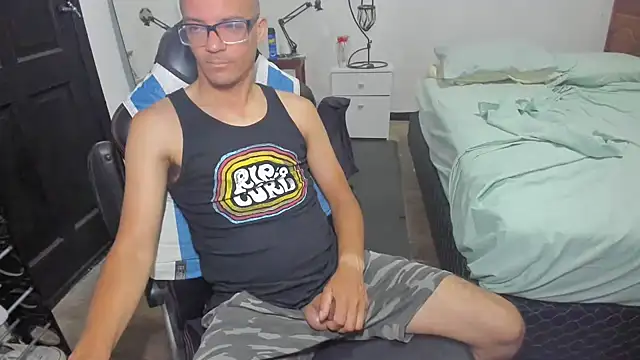 Snapshot of guachin_hunk chatting on January 7, 2025, 3:14 am guachin hunk online show from January 7, 2025, 3:14 am