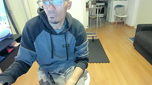 Snapshot of guachin_hunk chatting on September 9, 2025, 2:49 pm guachin hunk online show from September 9, 2025, 2:49 pm