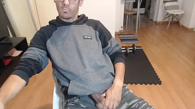 Snapshot of guachin_hunk chatting on October 14, 2025, 6:20 pm guachin hunk online show from October 14, 2025, 6:20 pm