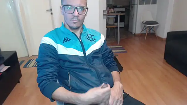 guachin hunk online show from June 5, 2026, 3:24 am