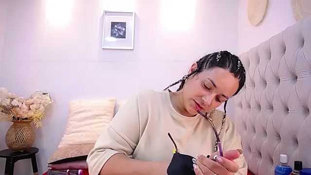 Snapshot of MIchelMomet chatting on January 30, 2025, 1:42 pm MIchelMomet online show from January 30, 2025, 1:42 pm