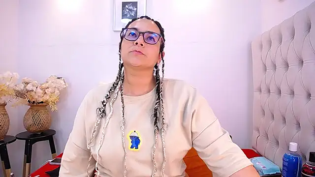 Snapshot of MIchelMomet chatting on January 30, 2025, 8:53 pm MIchelMomet online show from January 30, 2025, 8:53 pm