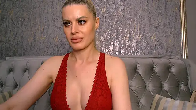 BlondieStar online show from July 6, 2026, 10:23 pm