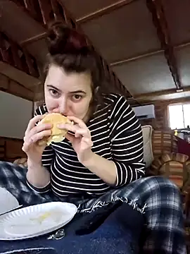 Snowbunnycake 131 online show from December 5, 2024, 8:44 pm