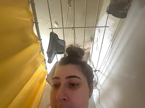 Snowbunnycake 131 online show from February 17, 2026, 8:33 am