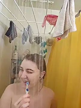 Snowbunnycake 131 online show from April 21, 2026, 1:17 pm