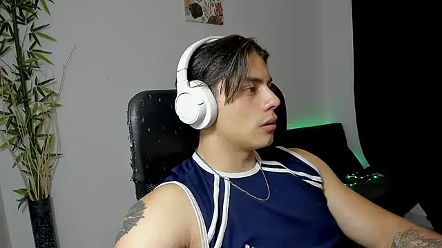 Giordano Russo online show from February 5, 2025, 11:39 pm