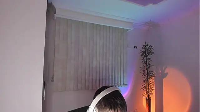 Snapshot of Giordano_Russo chatting on June 23, 2026, 1:25 am Giordano Russo online show from June 23, 2026, 1:25 am