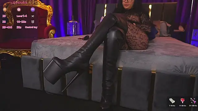 Snapshot of EmpressDesires chatting on February 21, 2026, 3:18 am EmpressDesires online show from February 21, 2026, 3:18 am