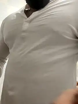 Snapshot of alexhunk09 chatting on November 14, 2025, 10:47 am alexhunk09 online show from November 14, 2025, 10:47 am