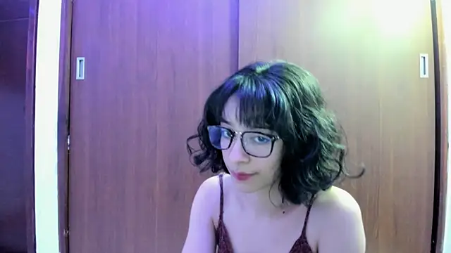  Lunnaa  online show from December 8, 2024, 3:43 am