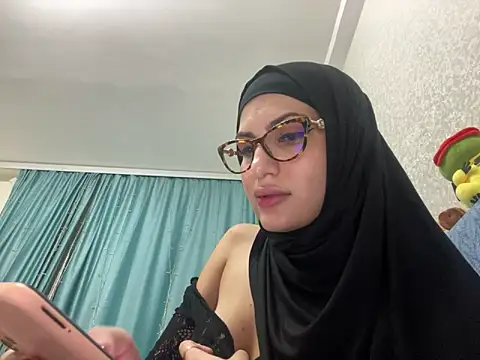 GumusGuray online show from December 20, 2024, 2:08 am