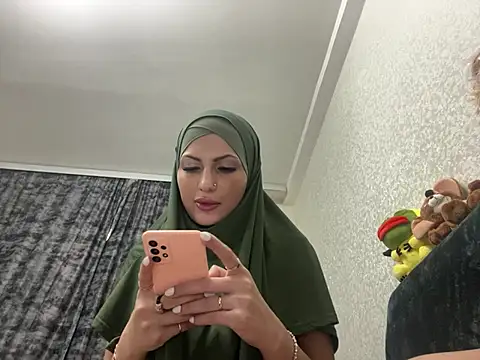 GumusGuray online show from February 1, 2025, 7:05 am