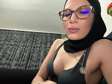 GumusGuray online show from March 14, 2025, 12:54 am