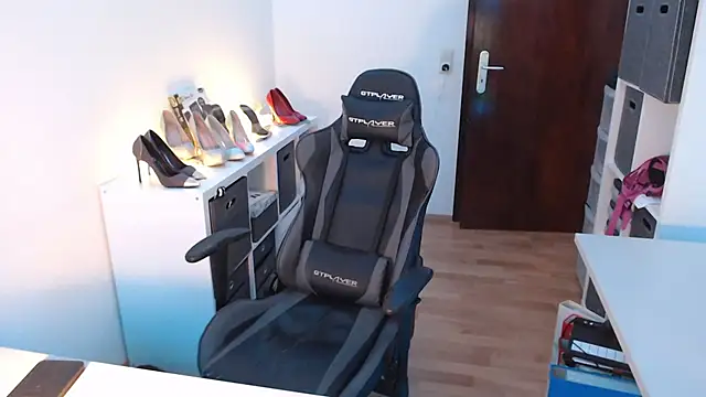 Snapshot of GeilesLuder75 chatting on March 13, 2025, 6:23 pm GeilesLuder75 online show from March 13, 2025, 6:23 pm