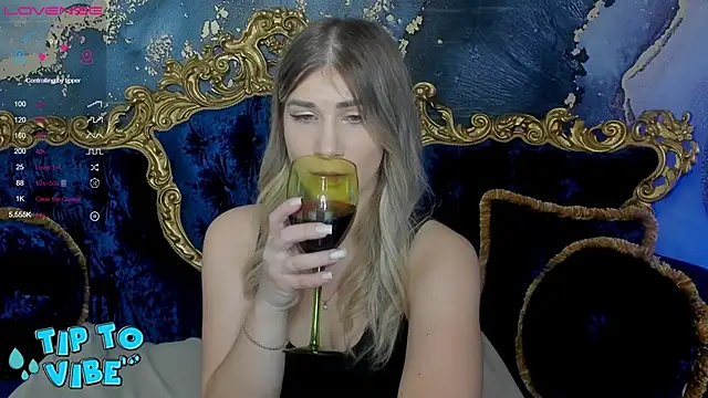 CassandraGood online show from January 3, 2025, 10:19 pm