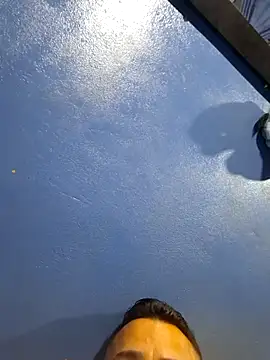 Eumanzor online show from April 14, 2026, 1:33 am