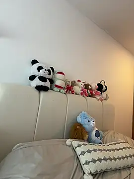 oriana zoeee online show from February 15, 2026, 4:09 am