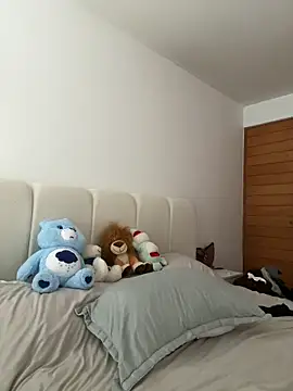 oriana zoeee online show from April 5, 2026, 5:43 pm