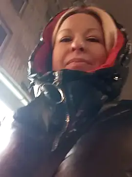 Arina smiles online show from February 8, 2025, 3:42 pm