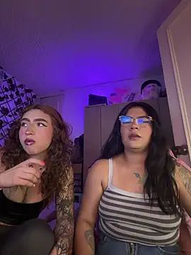 valenor  online show from April 12, 2026, 3:33 am