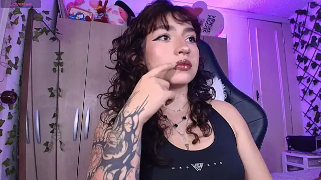 valenor  online show from July 22, 2026, 4:15 am
