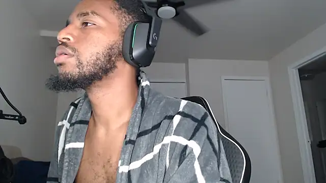 Snapshot of ChrisVacher chatting on September 21, 2025, 9:38 pm ChrisVacher online show from September 21, 2025, 9:38 pm