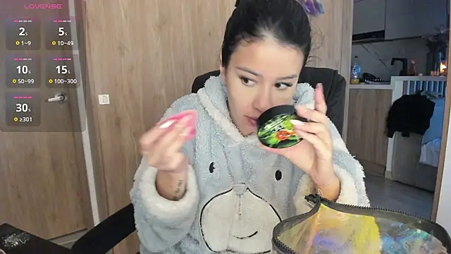 Snapshot of keyn_laurent_1 chatting on December 31, 2024, 11:09 am keyn laurent 1 online show from December 31, 2024, 11:09 am