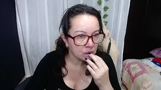 Snapshot of Sonialorens_ chatting on December 30, 2024, 1:25 pm Sonialorens  online show from December 30, 2024, 1:25 pm