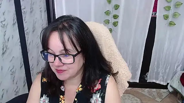 Snapshot of Sonialorens_ chatting on February 21, 2025, 6:04 pm Sonialorens  online show from February 21, 2025, 6:04 pm