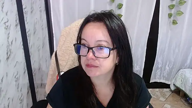 Snapshot of Sonialorens_ chatting on March 1, 2025, 1:29 pm Sonialorens  online show from March 1, 2025, 1:29 pm