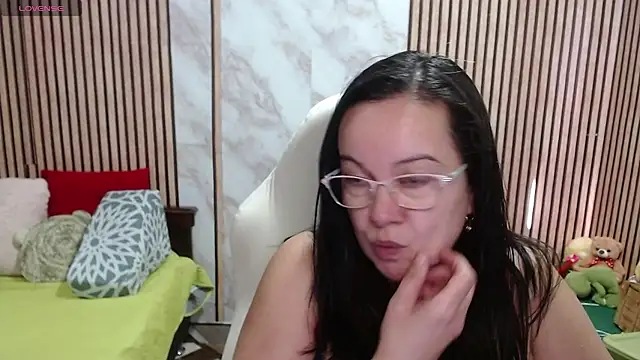 Snapshot of Sonialorens_ chatting on July 21, 2026, 7:49 pm Sonialorens online show from July 21, 2026, 7:49 pm