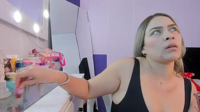 Snapshot of Byanca_Winklar chatting on December 6, 2024, 8:40 pm Byanca Winklar online show from December 6, 2024, 8:40 pm