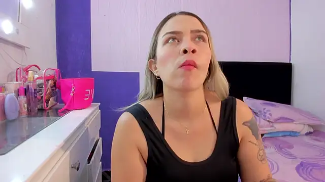 Snapshot of Byanca_Winklar chatting on March 3, 2025, 5:29 pm Byanca Winklar online show from March 3, 2025, 5:29 pm