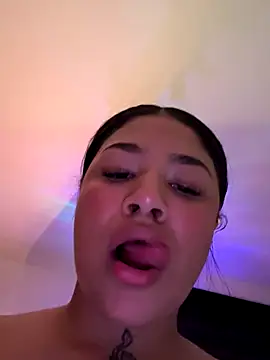 Snapshot of IamSashaLuv chatting on December 4, 2024, 9:40 am IamSashaLuv online show from December 4, 2024, 9:40 am