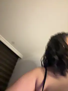 Snapshot of IamSashaLuv chatting on February 17, 2025, 4:09 am IamSashaLuv online show from February 17, 2025, 4:09 am