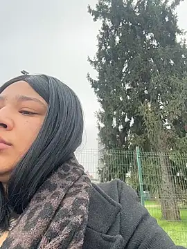 Snapshot of IamSashaLuv chatting on January 7, 2026, 9:45 am IamSashaLuv online show from January 7, 2026, 9:45 am