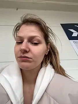 MaryHiggins online show from September 15, 2025, 2:06 pm