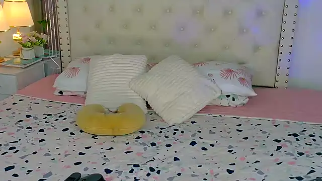 Ariana girlhots online show from January 18, 2026, 6:17 am