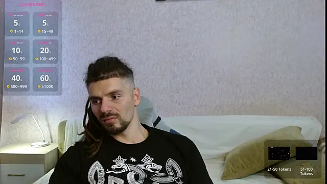 Aestheticguy101 online show from October 22, 2025, 10:59 am