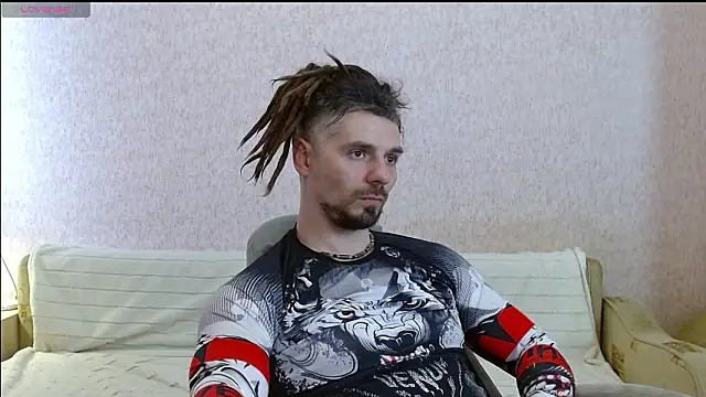 Aestheticguy101 online show from March 27, 2026, 8:20 am